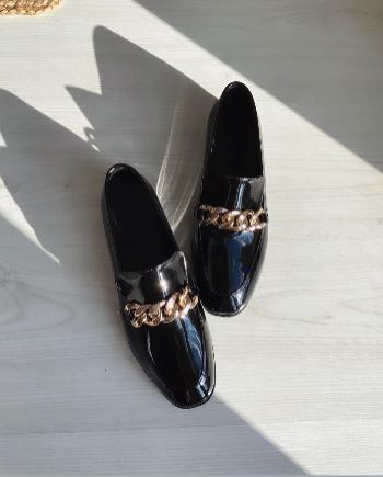 VERSA CHAIN LOAFER