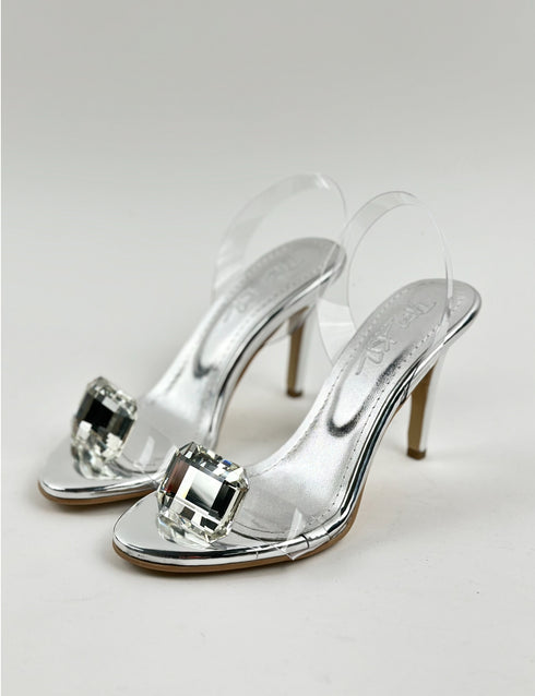 VOGUE SILVER SANDALS WITH A BROOCH