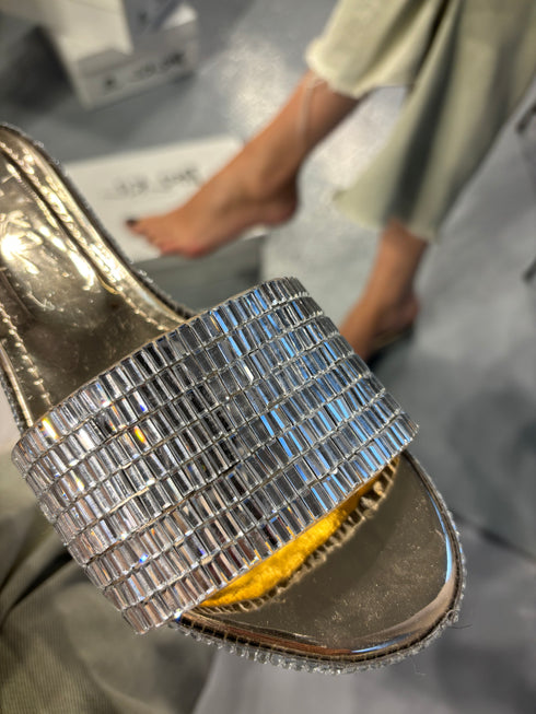 MONO STONE FLAT SLIPPERS