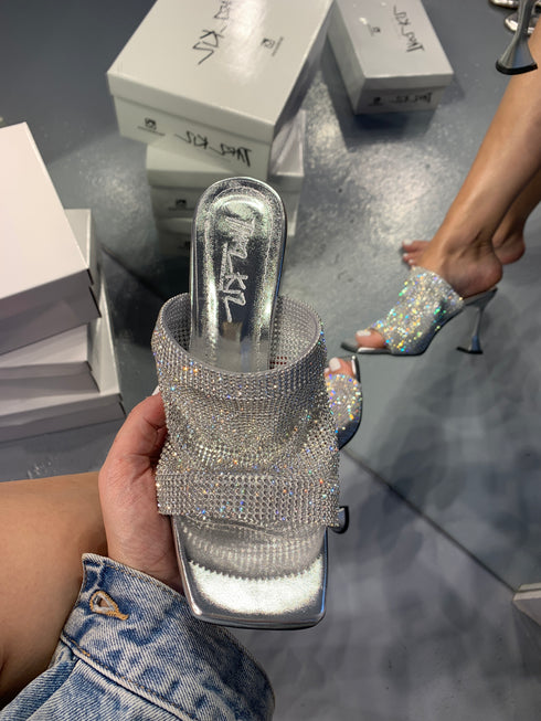 ZARINA SILVER SLIPPERS