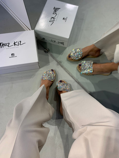 TRUVA CRYSTAL SLIPPERS